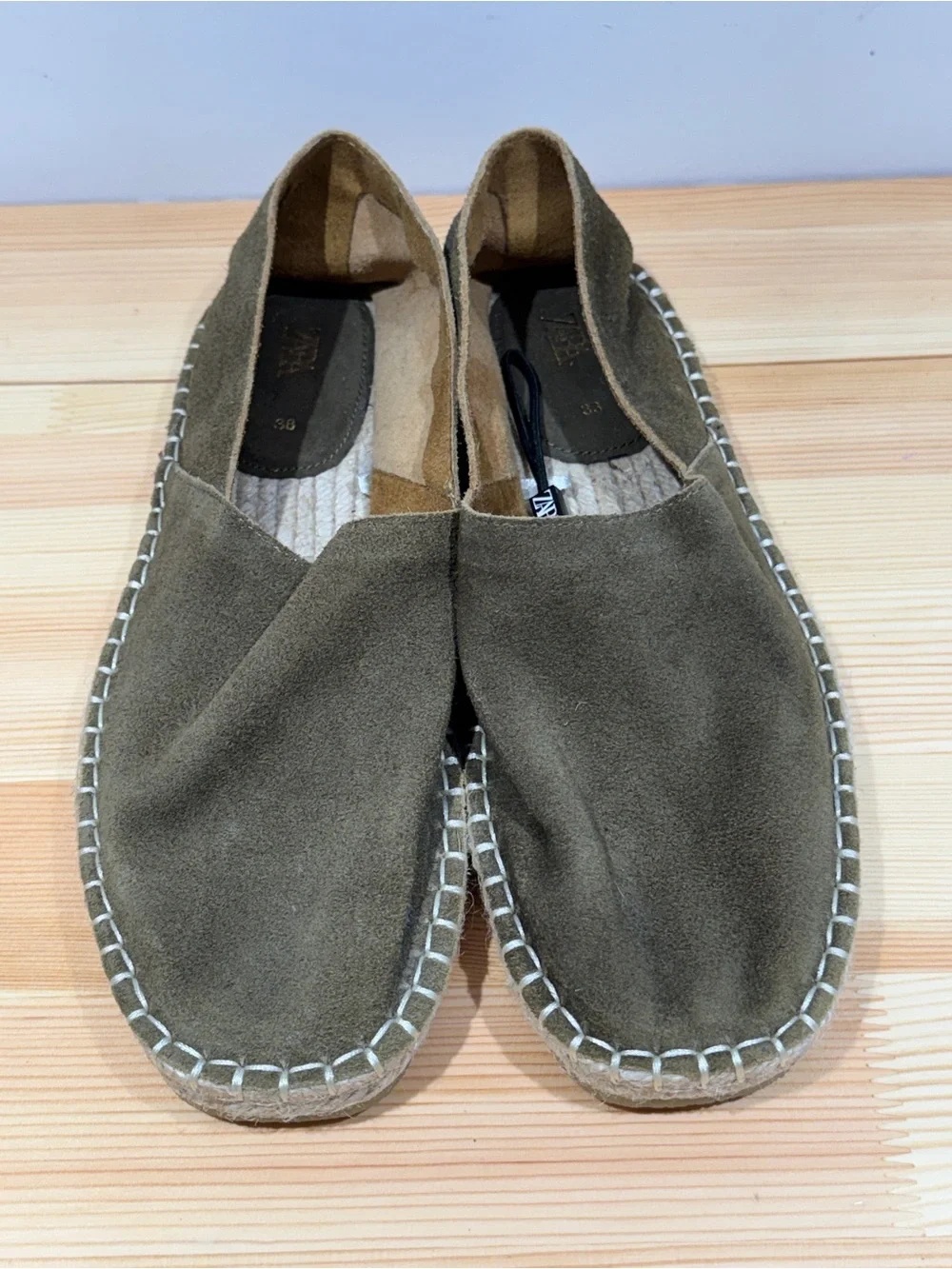Zara Olive Green Suede Espadrilles Flat Shoes - Size 38 / US 7.5